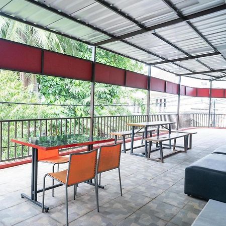 Reddoorz Plus Near Itc Cempaka Mas 2 Jakarta Exterior photo