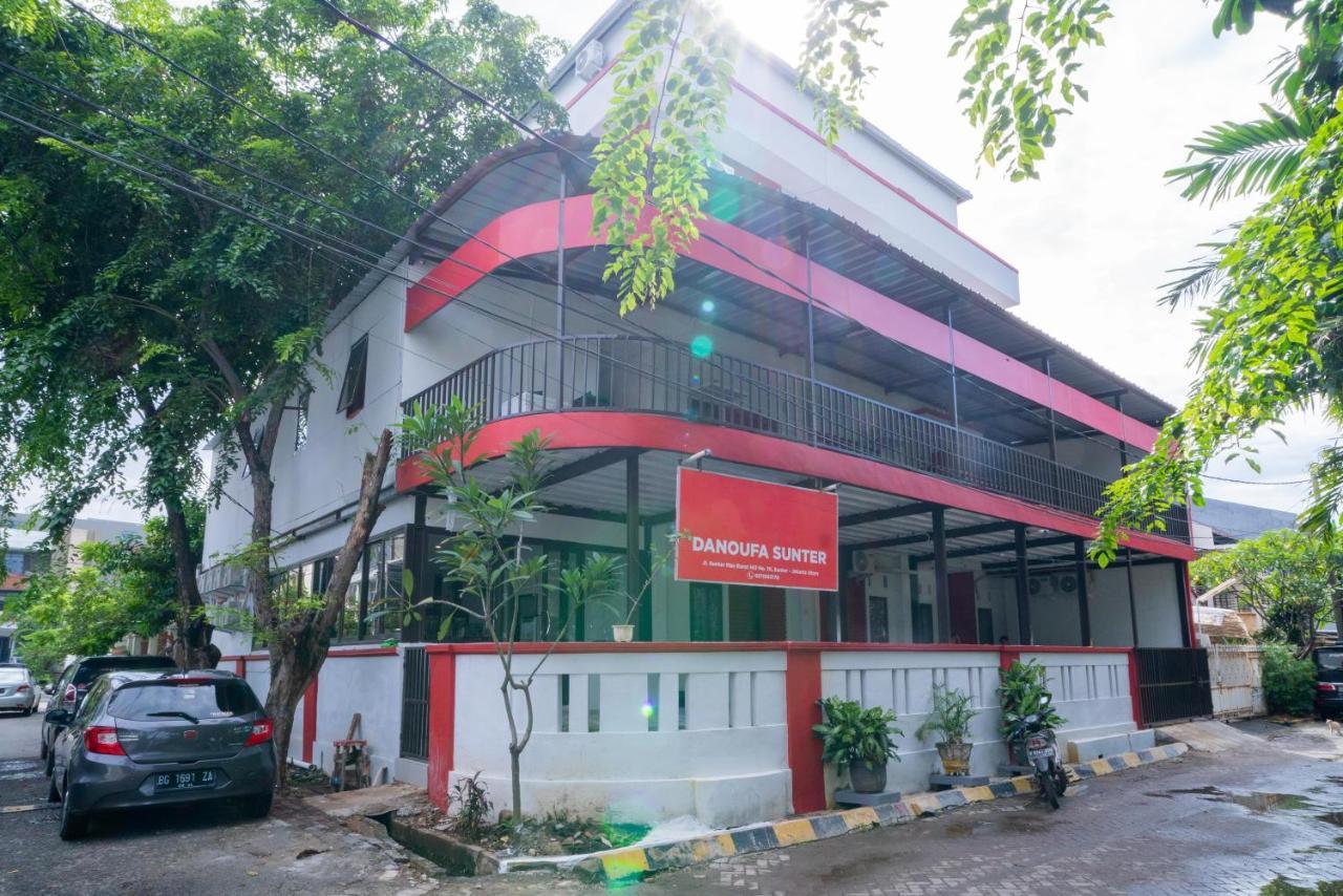 Reddoorz Plus Near Itc Cempaka Mas 2 Jakarta Exterior photo