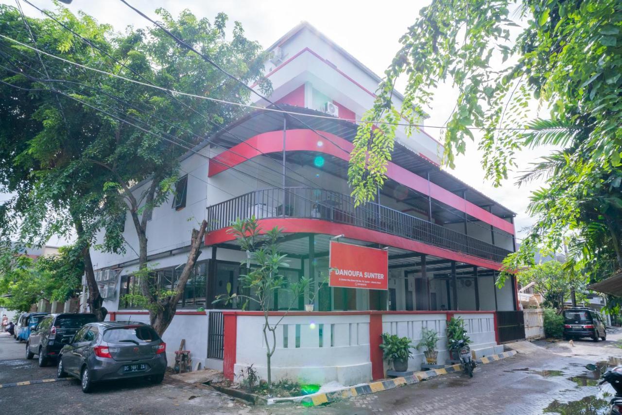 Reddoorz Plus Near Itc Cempaka Mas 2 Jakarta Exterior photo