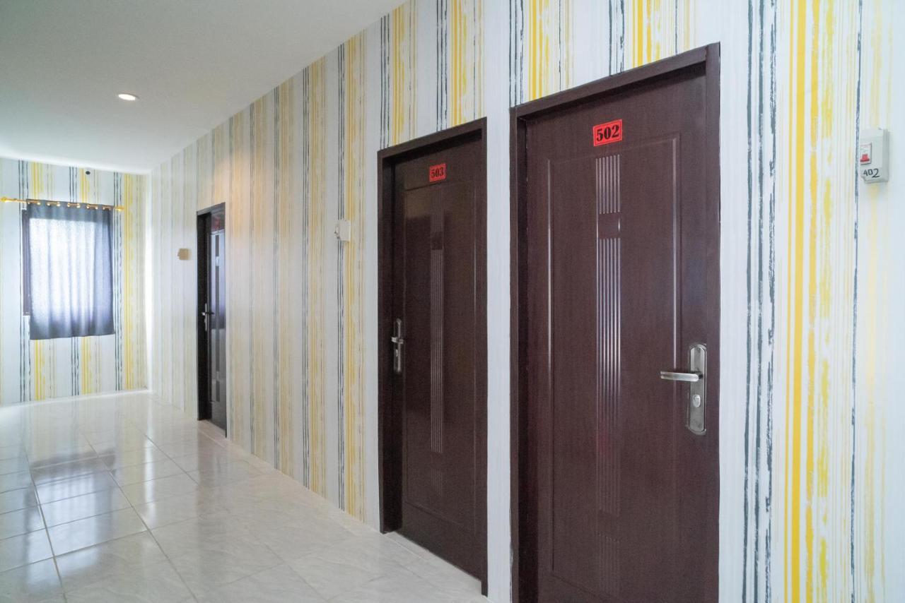 Reddoorz Plus Near Itc Cempaka Mas 2 Jakarta Exterior photo